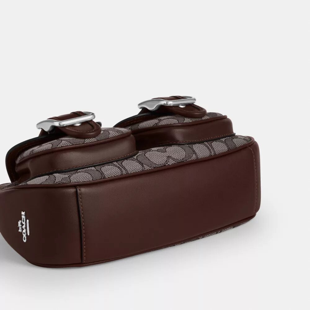 Ashton-tas in kenmerkend jacquard
