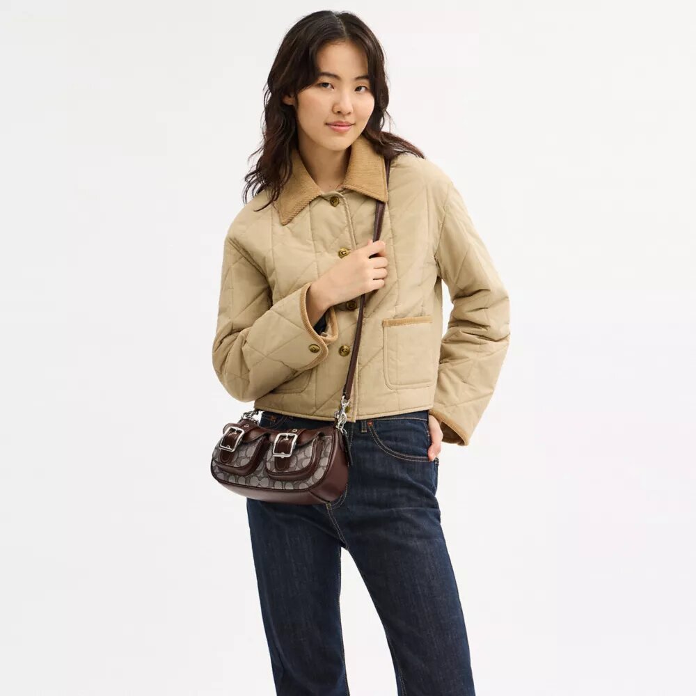 Ashton-tas in kenmerkend jacquard