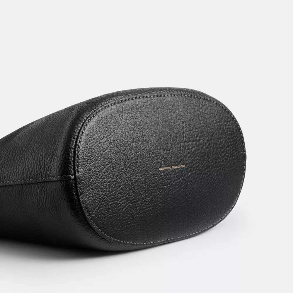 Bleecker-bucketbag met Kisslock