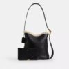 Bleecker-bucketbag van schapenvacht
