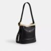 Bleecker-bucketbag van schapenvacht