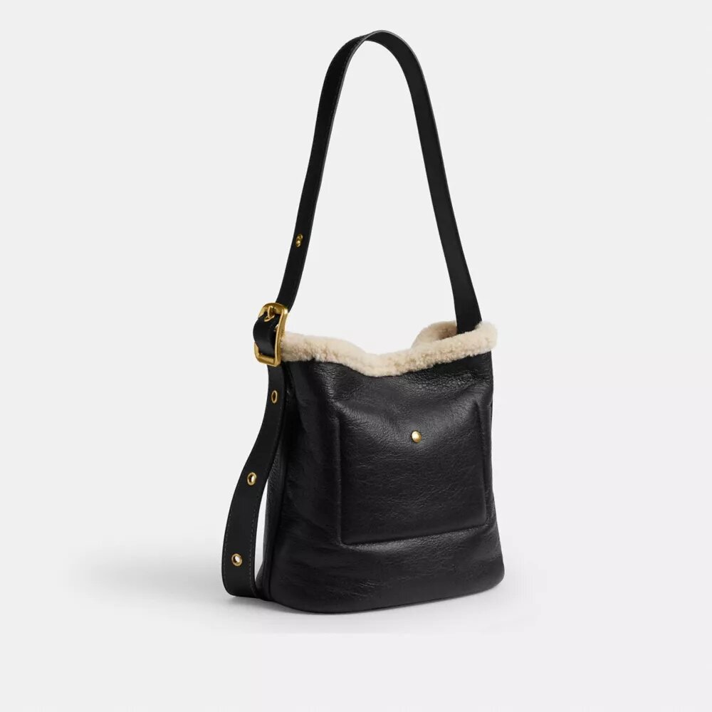 Bleecker-bucketbag van schapenvacht