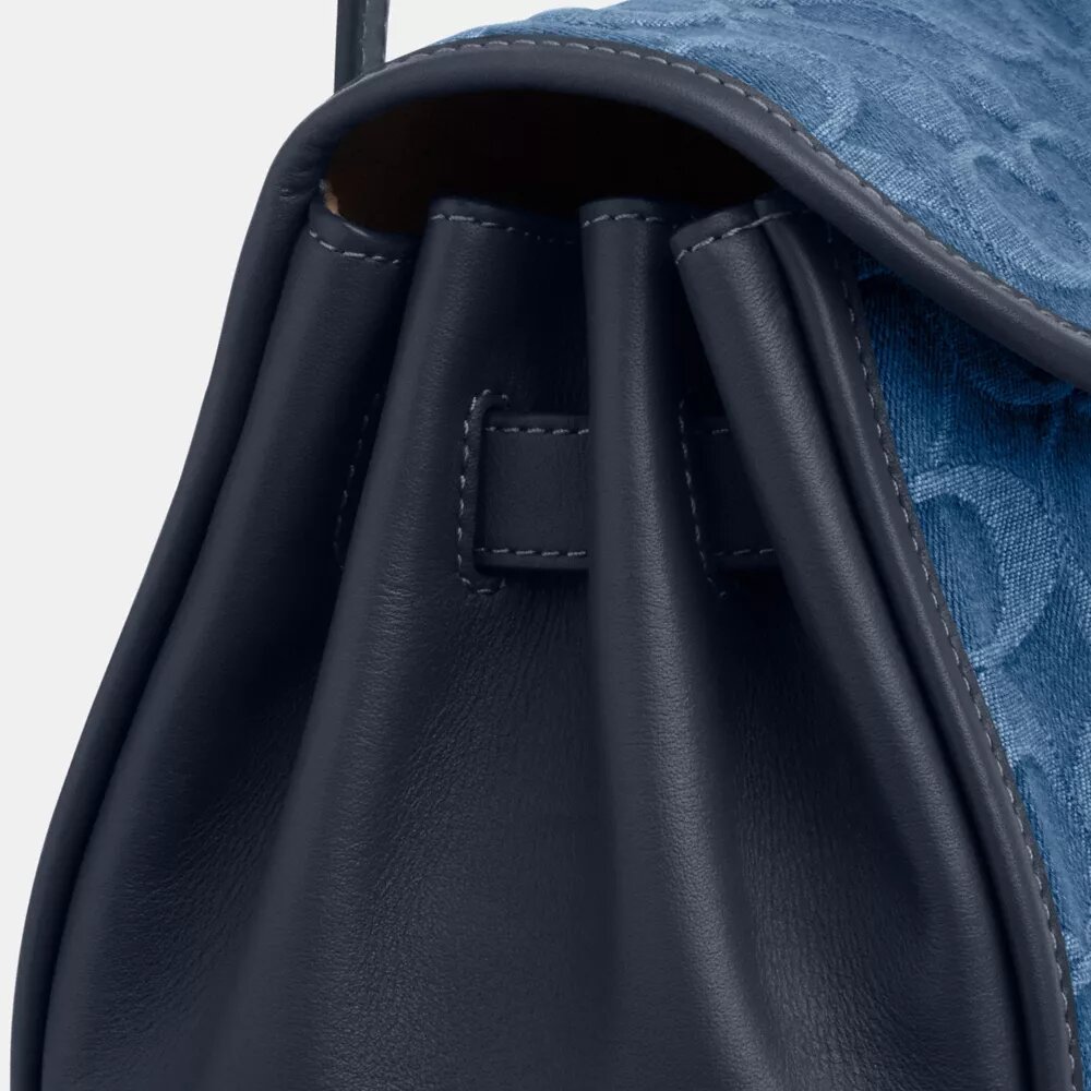 Bridget-schoudertas met klep in kenmerkend denim
