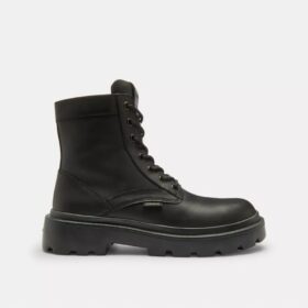 Combat boots