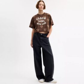 Cropped T-shirt met hartjesprint van Horse and Carriage, van biologisch katoen
