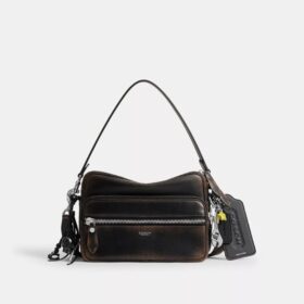 Dakota-crossbodytas van 'Loved Leather' met bedels