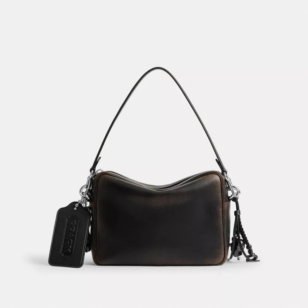 Dakota-crossbodytas van 'Loved Leather' met bedels