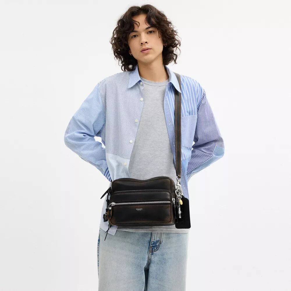 Dakota-crossbodytas van 'Loved Leather' met bedels