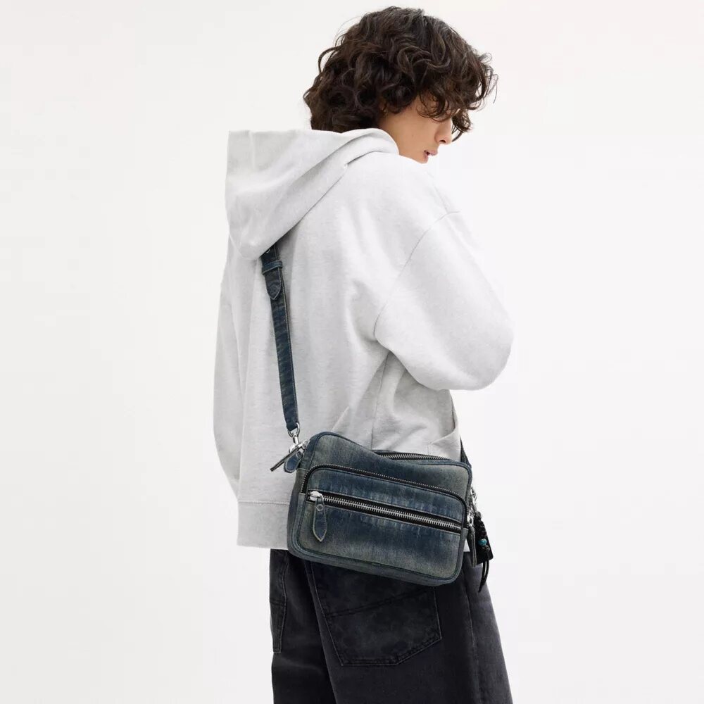 Dakota-crossbodytas van regeneratief katoendenim met bedels