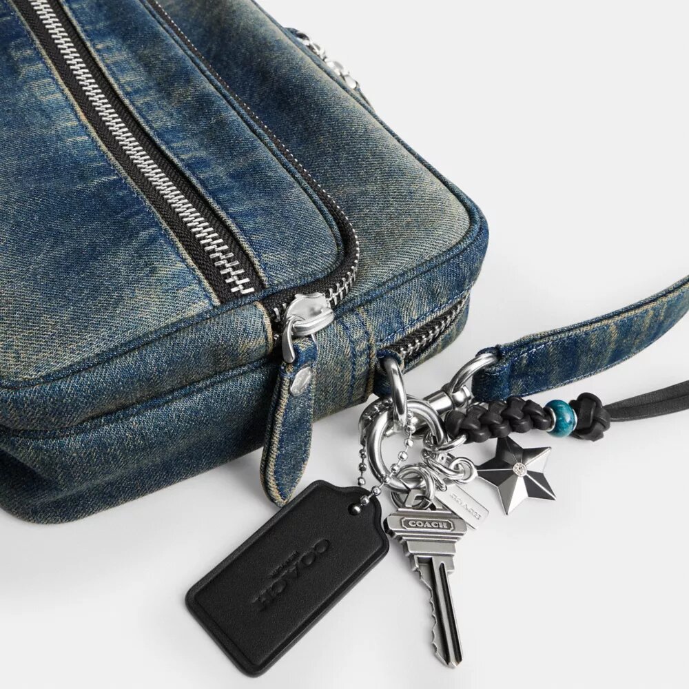 Dakota-crossbodytas van regeneratief katoendenim met bedels