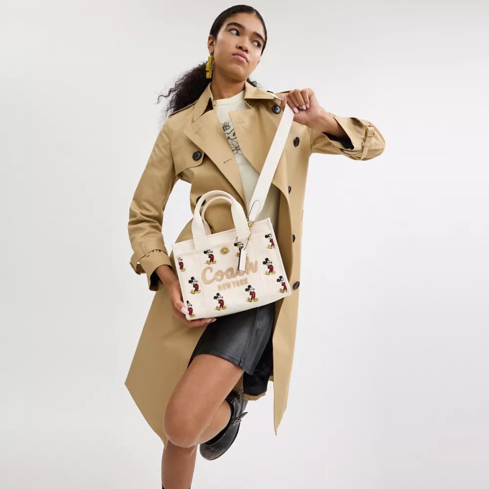 Disney X Coach Cargo-tote bag 26 met Mickey Mouse van regeneratief katoenen canvas