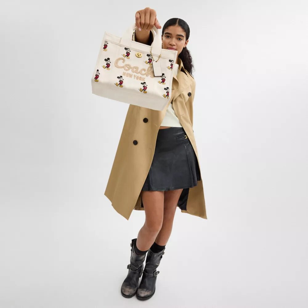 Disney X Coach Cargo-tote bag 26 met Mickey Mouse van regeneratief katoenen canvas