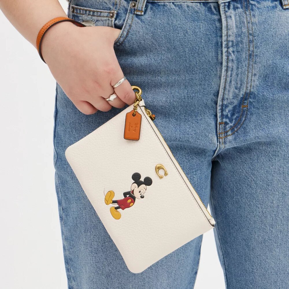 Disney X Coach Essential kleine polbandtasjes van regeneratief leer met Mickey Mouse