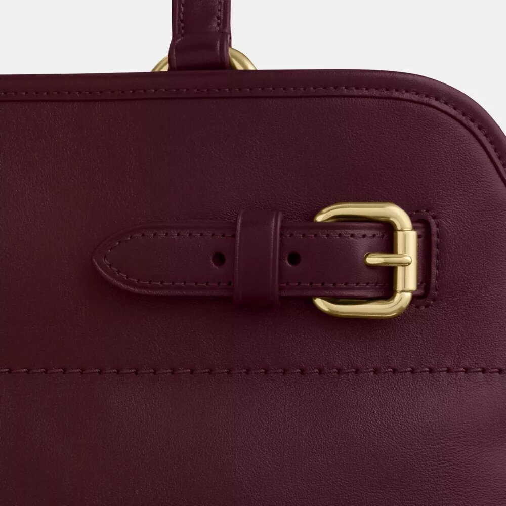 Easton Tote bags
