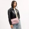 Elodie-crossbodytas in ‘Loved Denim’ met doorgestikt patroon