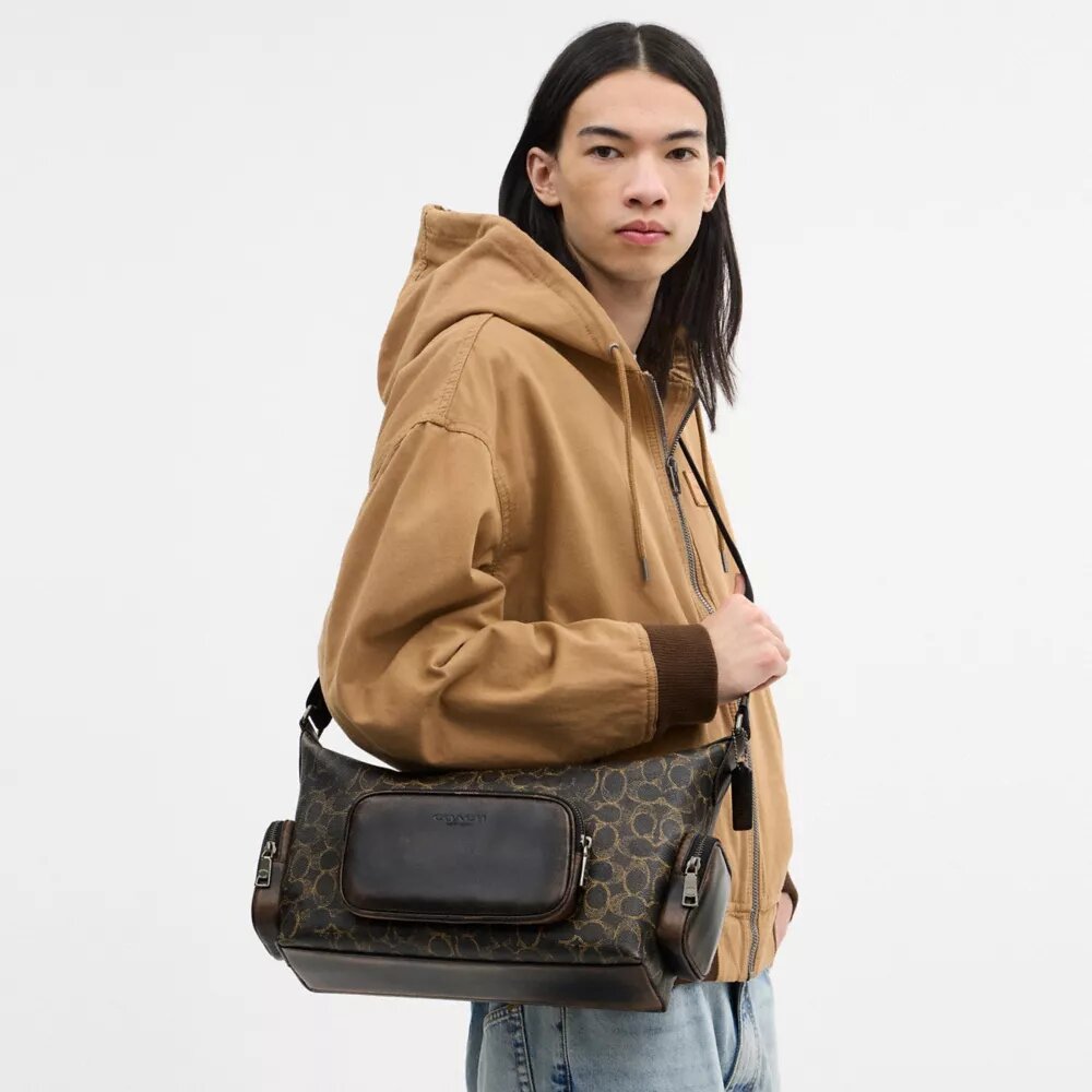 Finn-crossbodytas met vakken van het geliefde Signature Canvas