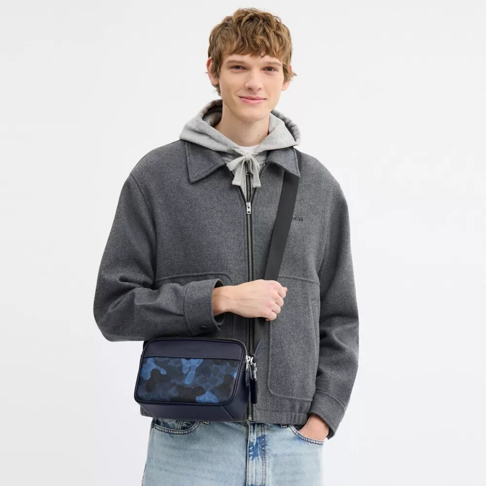 Graham-crossbodytas in kenmerkende camouflageprint