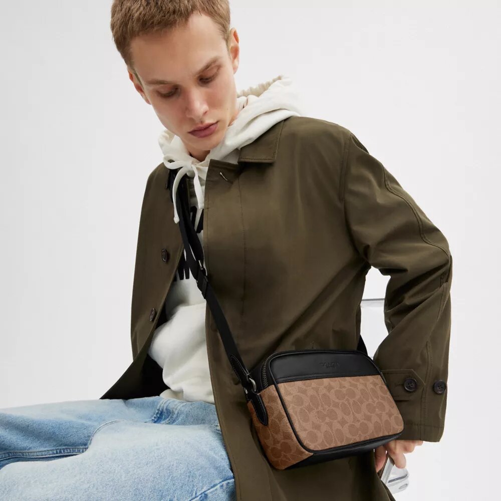 Graham-crossbodytas van Signature Canvas