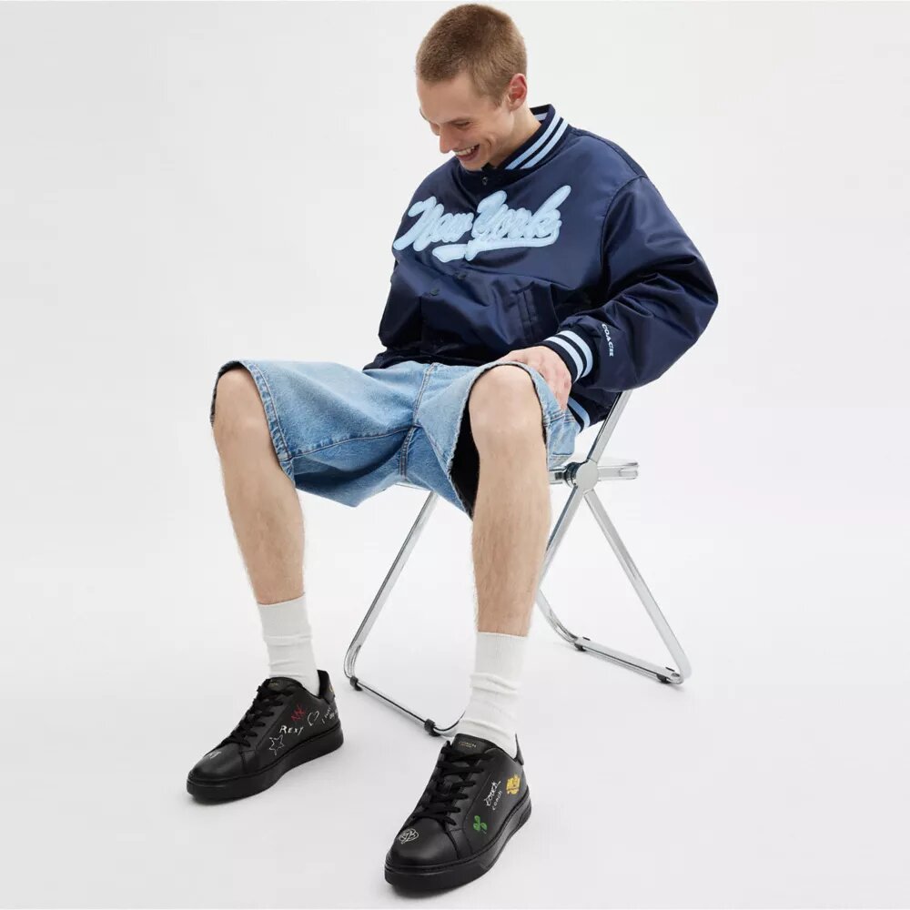 Hoge sneakers met schetsprint