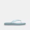 Jelly-teenslippers in kenmerkend ontwerp