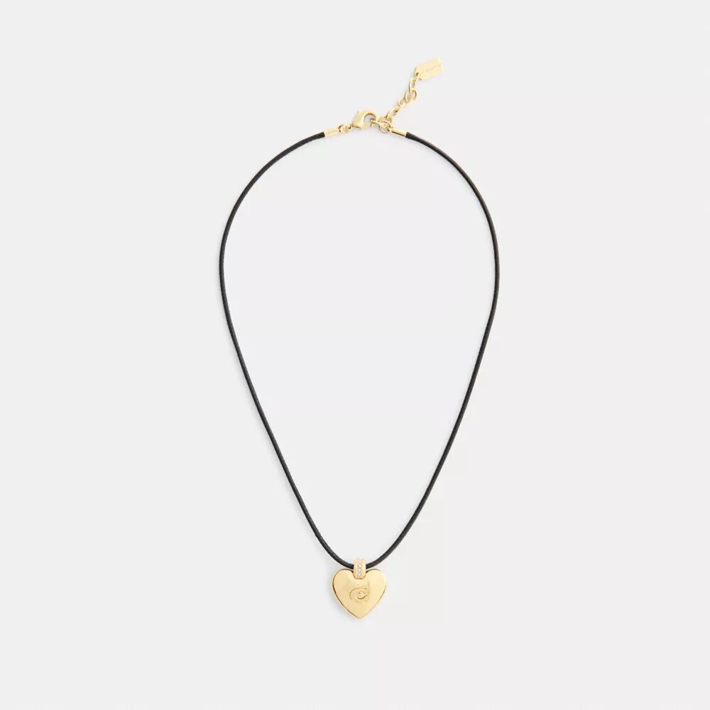 Ketting met kenmerkende hartvormige hanger