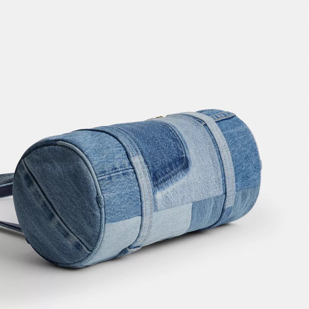 Kisslock Barrel-tas 28 van hergebruikt denim