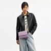 Klare crossbodytas van kenmerkend leer