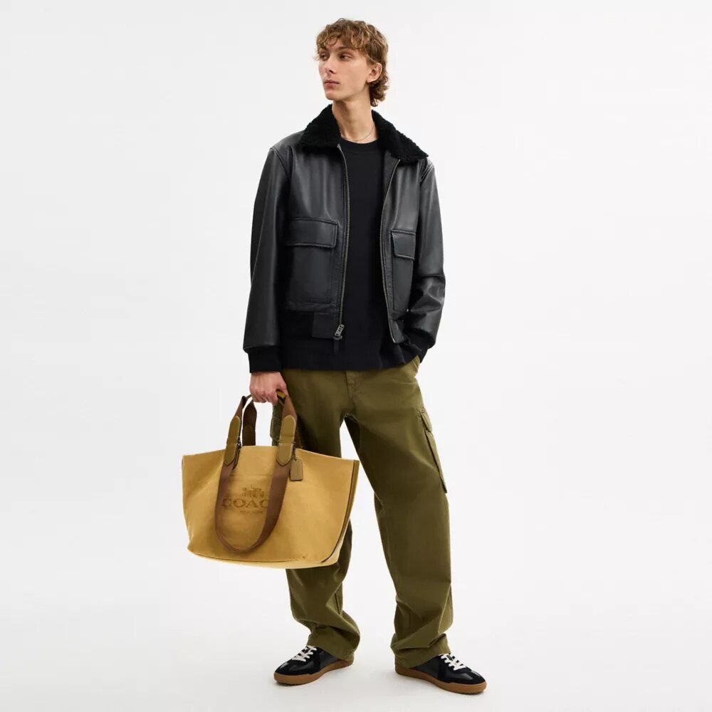 Kleine Tour-Tote bags