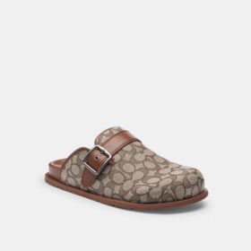 Klompjes met gesp in kenmerkend jacquard