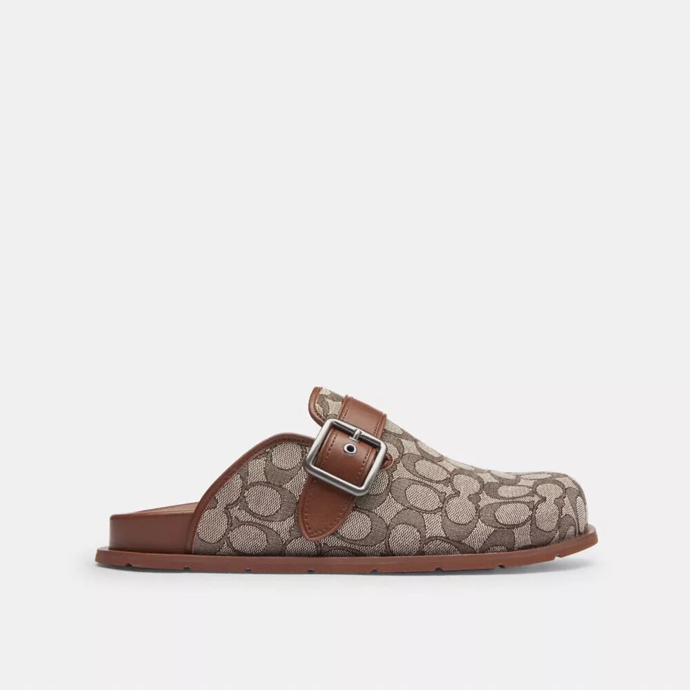 Klompjes met gesp in kenmerkend jacquard
