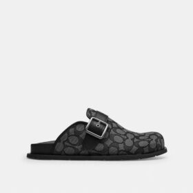 Klompjes met gesp in kenmerkend jacquard