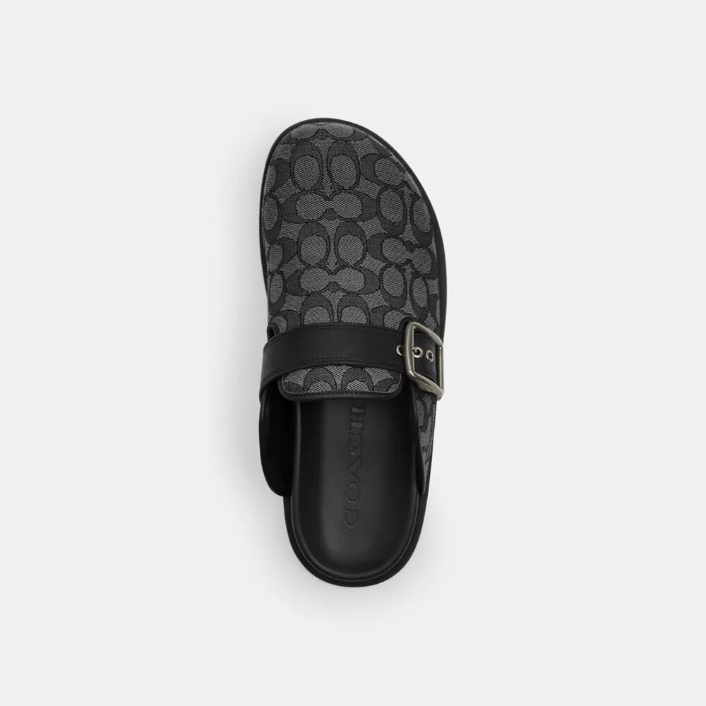 Klompjes met gesp in kenmerkend jacquard