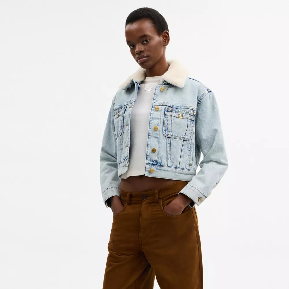 Kort Heritage C-denim truckerjas van biologisch katoen met schapenvachtkraag