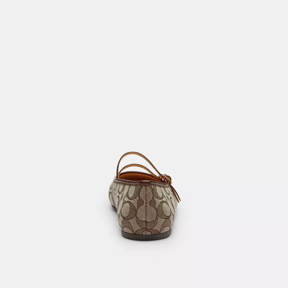 Mary Janes met dubbele gesp in kenmerkend jacquard