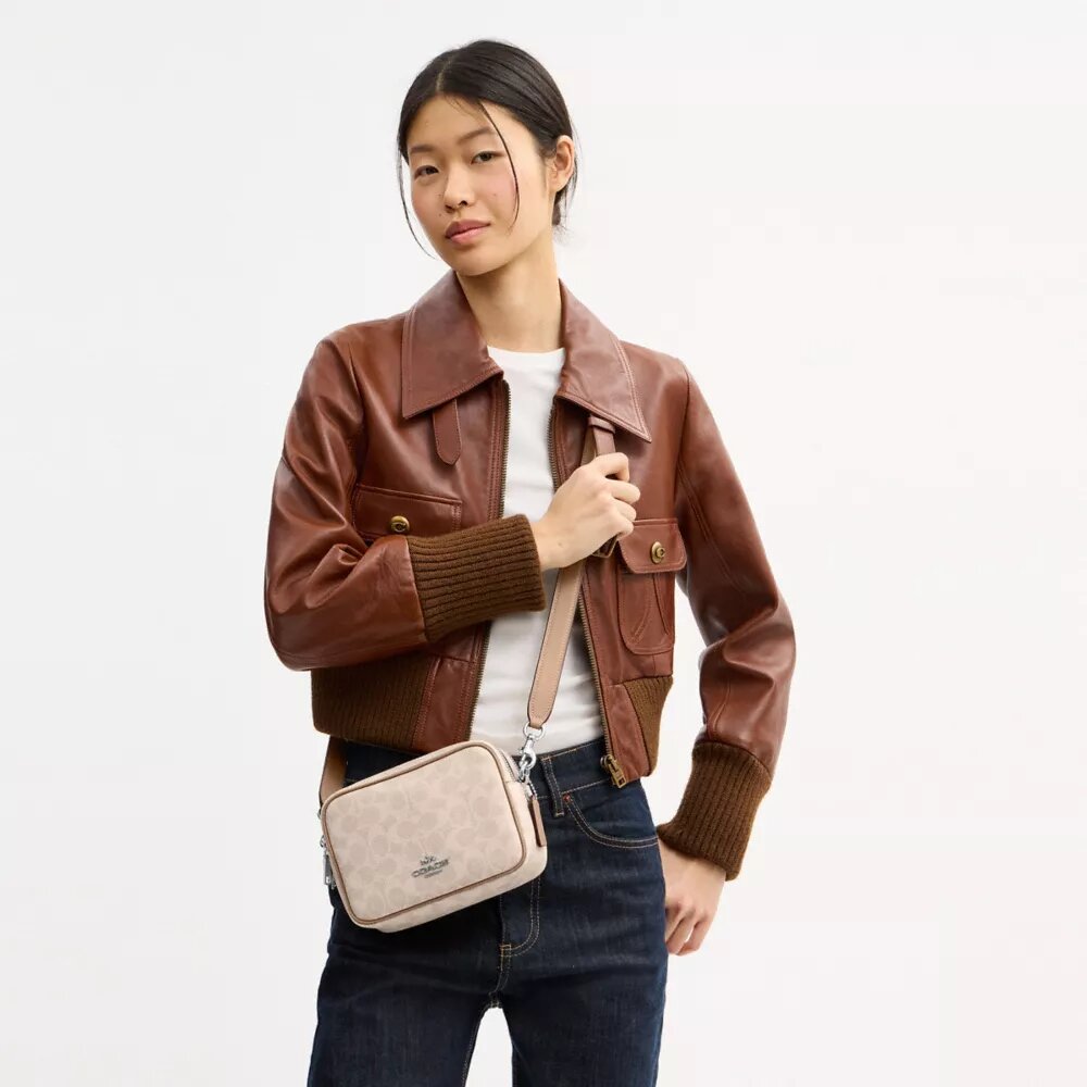 Mini Carey Crossbodytas van Signature Canvas