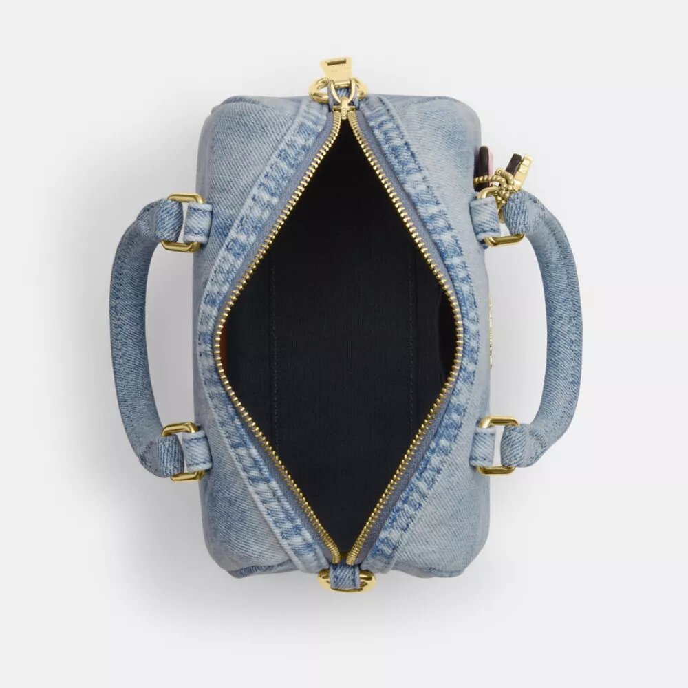 Mini Rowan-crossbodytas in ‘Loved Denim’ met bedels