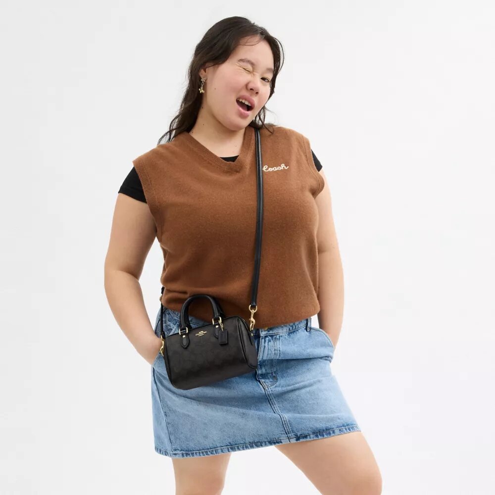Mini Rowan-crossbodytas van Signature Canvas
