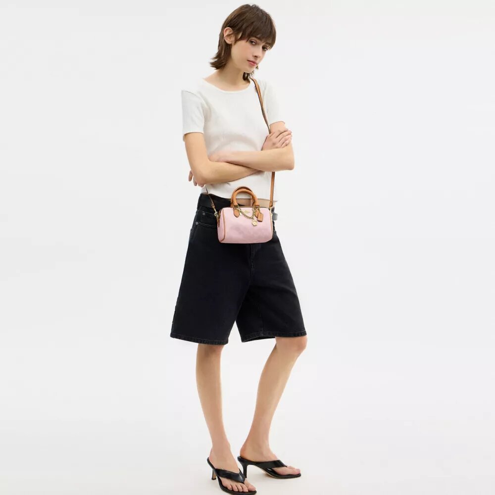 Mini Rowan-crossbodytas van Signature Canvas met bedels