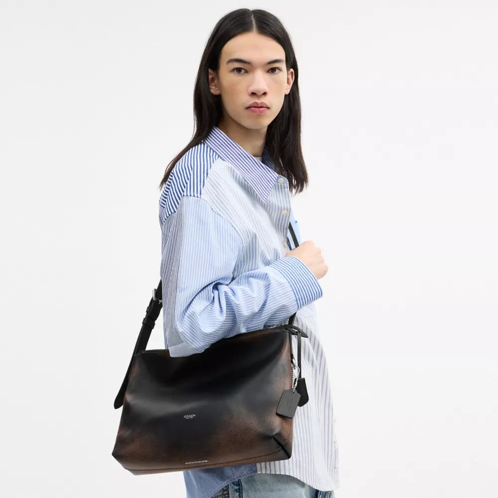Mott-messengertas 33 in ‘Loved Leather’