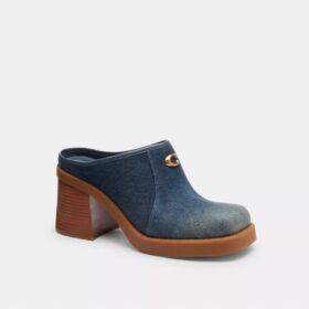 Muiltjes met hak en gebeeldhouwde C in Loved Denim