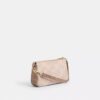 Nolita 19 in 'Blocked Signature'-Canvas