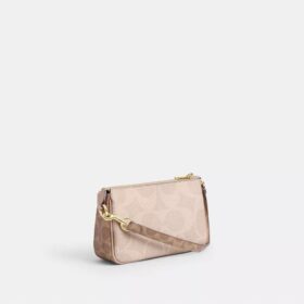 Nolita 19 in ‘Blocked Signature’-Canvas