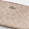 Nolita 19 in 'Blocked Signature'-Canvas