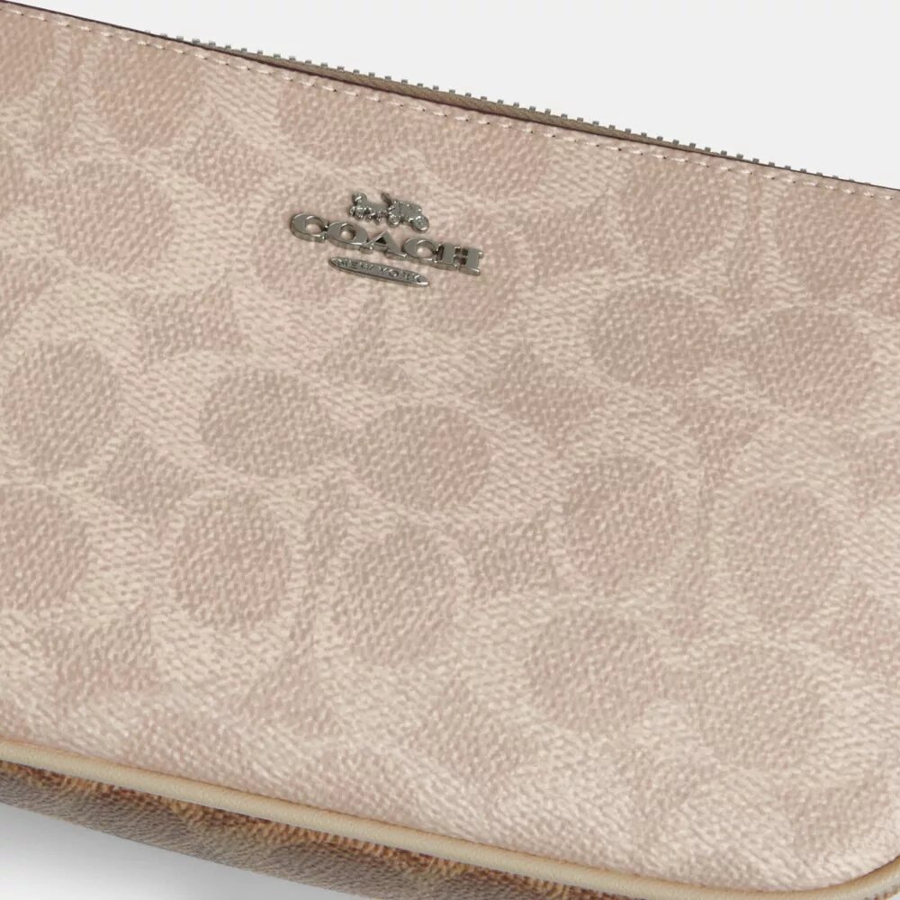 Nolita 19 in 'Blocked Signature'-Canvas