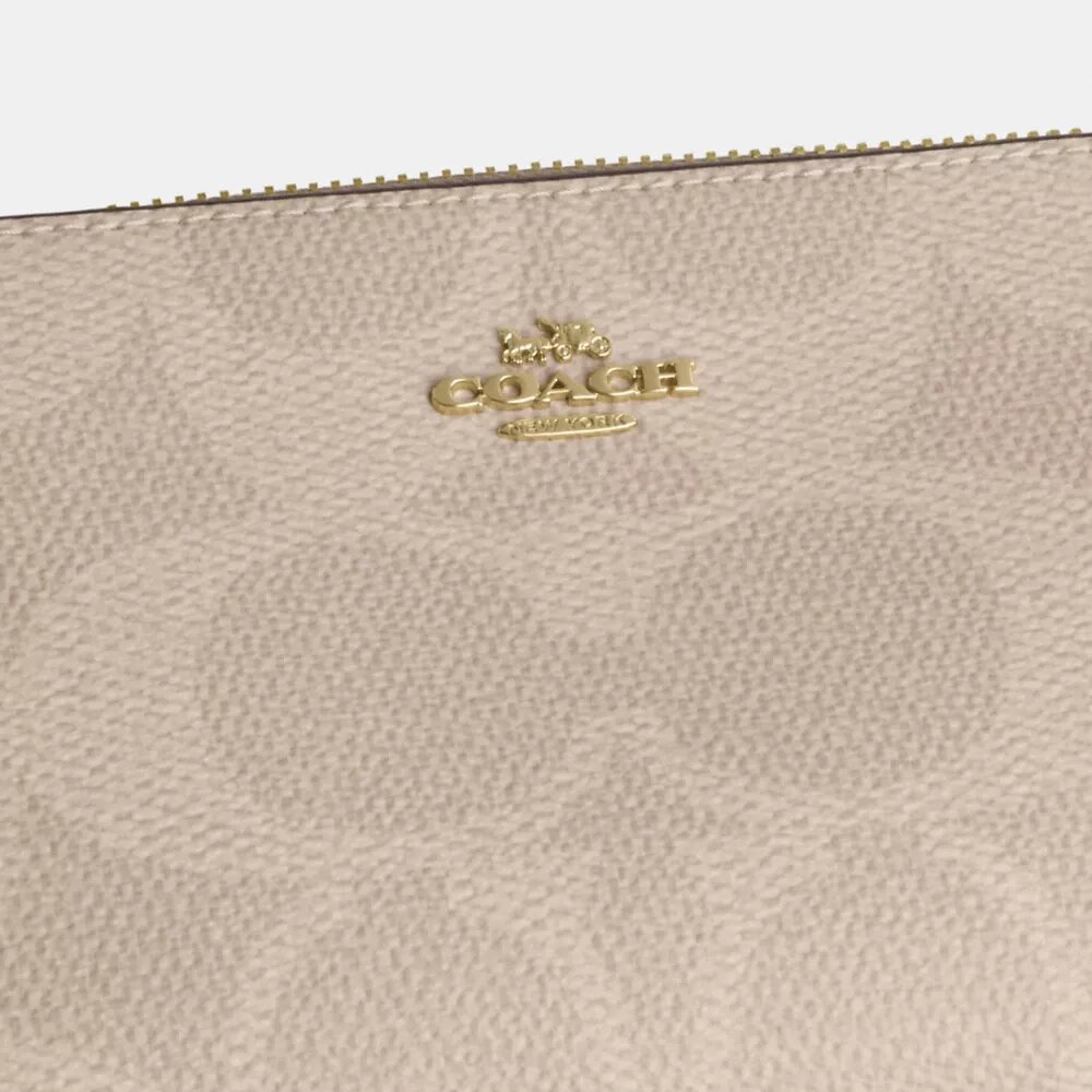 Nolita 19 in 'Blocked Signature'-Canvas