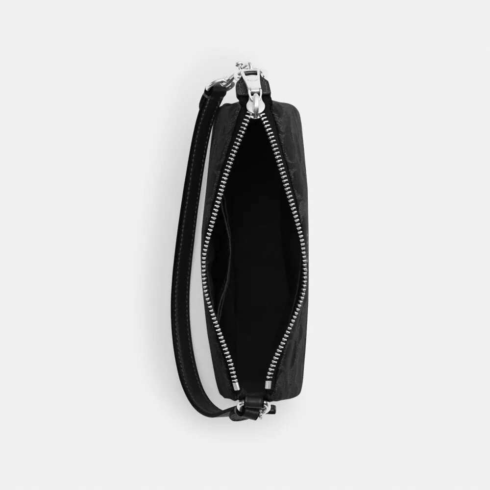 Nolita 19 in Signature-denim