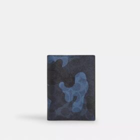 Paspoortkaarthoesje met kenmerkende camouflageprint
