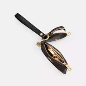 Polsbandtasje en hartvormig etui van Signature Canvas met bedels