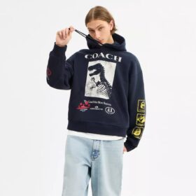 Relaxte Hoodie met dinosauruscollage van biologisch katoen