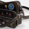 Rexy 10e verjaardag Dakota-crossbodytas van ‘Loved Leather’ met stickerprint